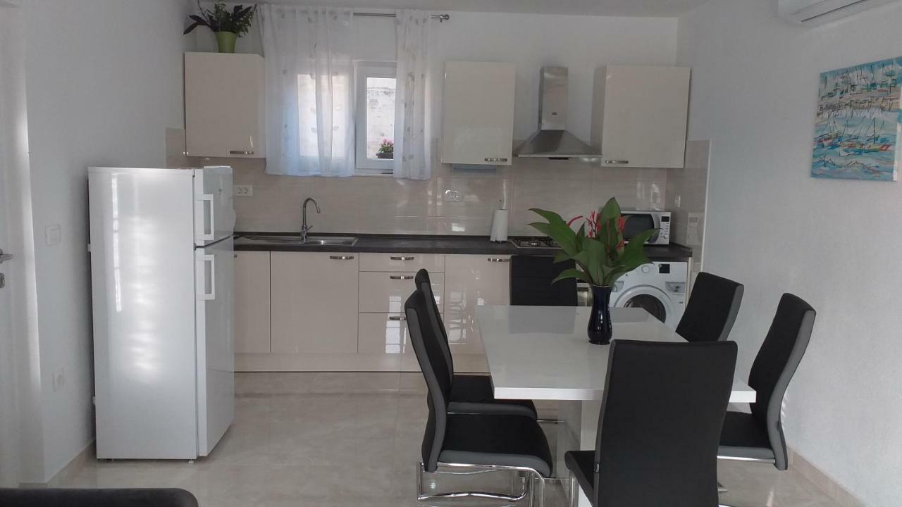 Apartment Zaklopatica Λάστοβο Εξωτερικό φωτογραφία