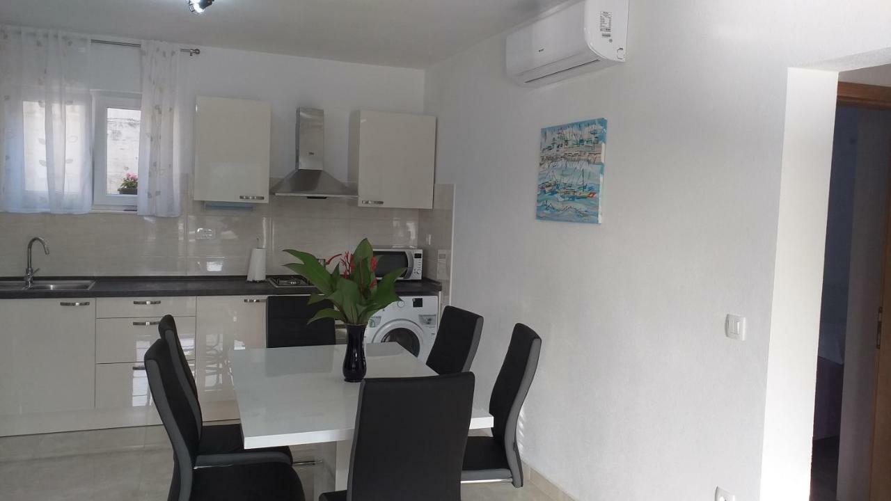 Apartment Zaklopatica Λάστοβο Εξωτερικό φωτογραφία
